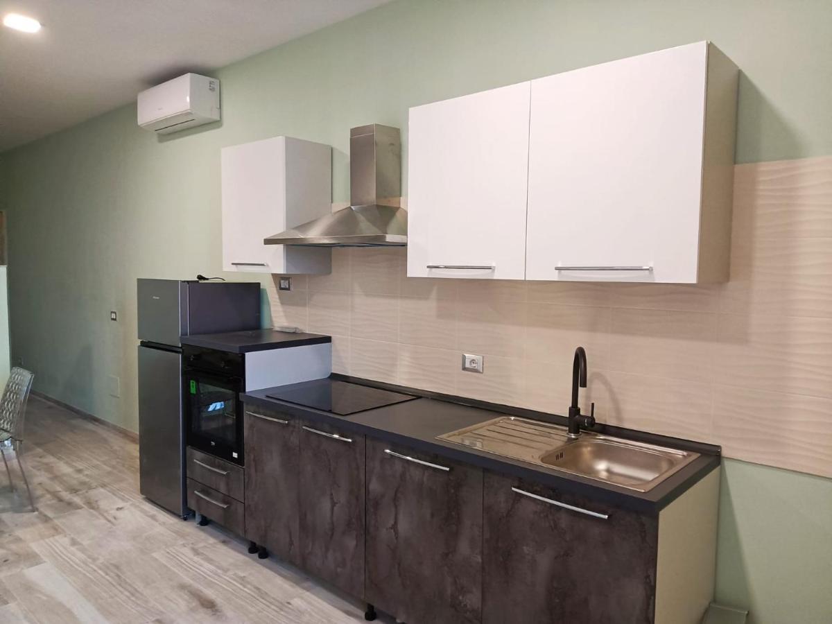 Apartament Bilocale Fronte Mare Giardini-Naxos Zewnętrze zdjęcie