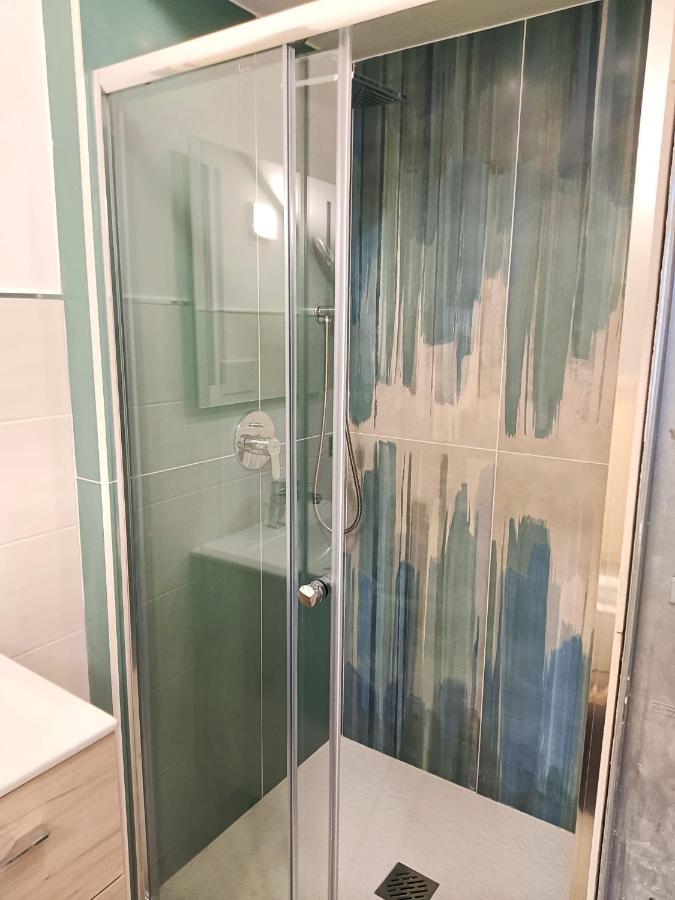Apartament Bilocale Fronte Mare Giardini-Naxos Zewnętrze zdjęcie