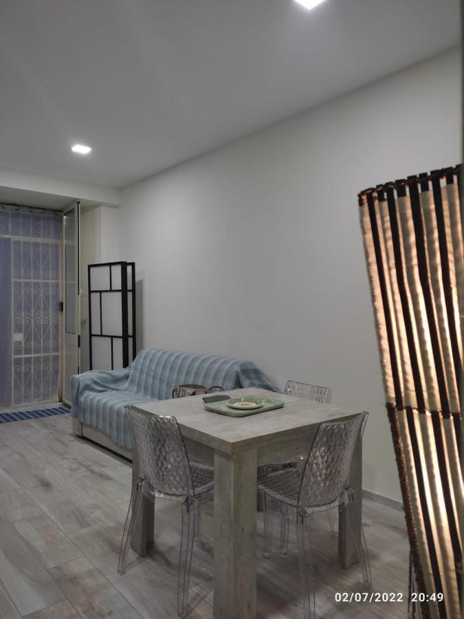 Apartament Bilocale Fronte Mare Giardini-Naxos Zewnętrze zdjęcie