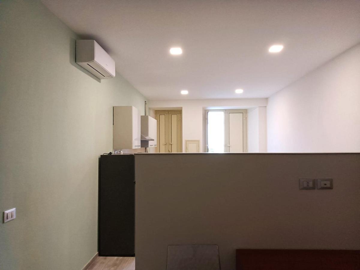 Apartament Bilocale Fronte Mare Giardini-Naxos Zewnętrze zdjęcie